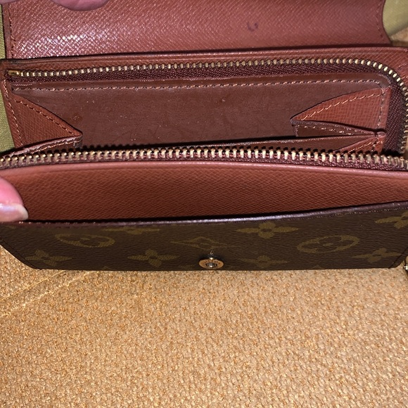 Louis Vuitton Authentic Wallet - Picture 6 of 13